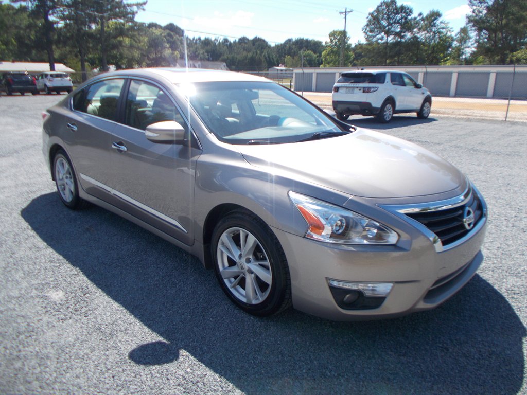 2015 Nissan Altima's photo